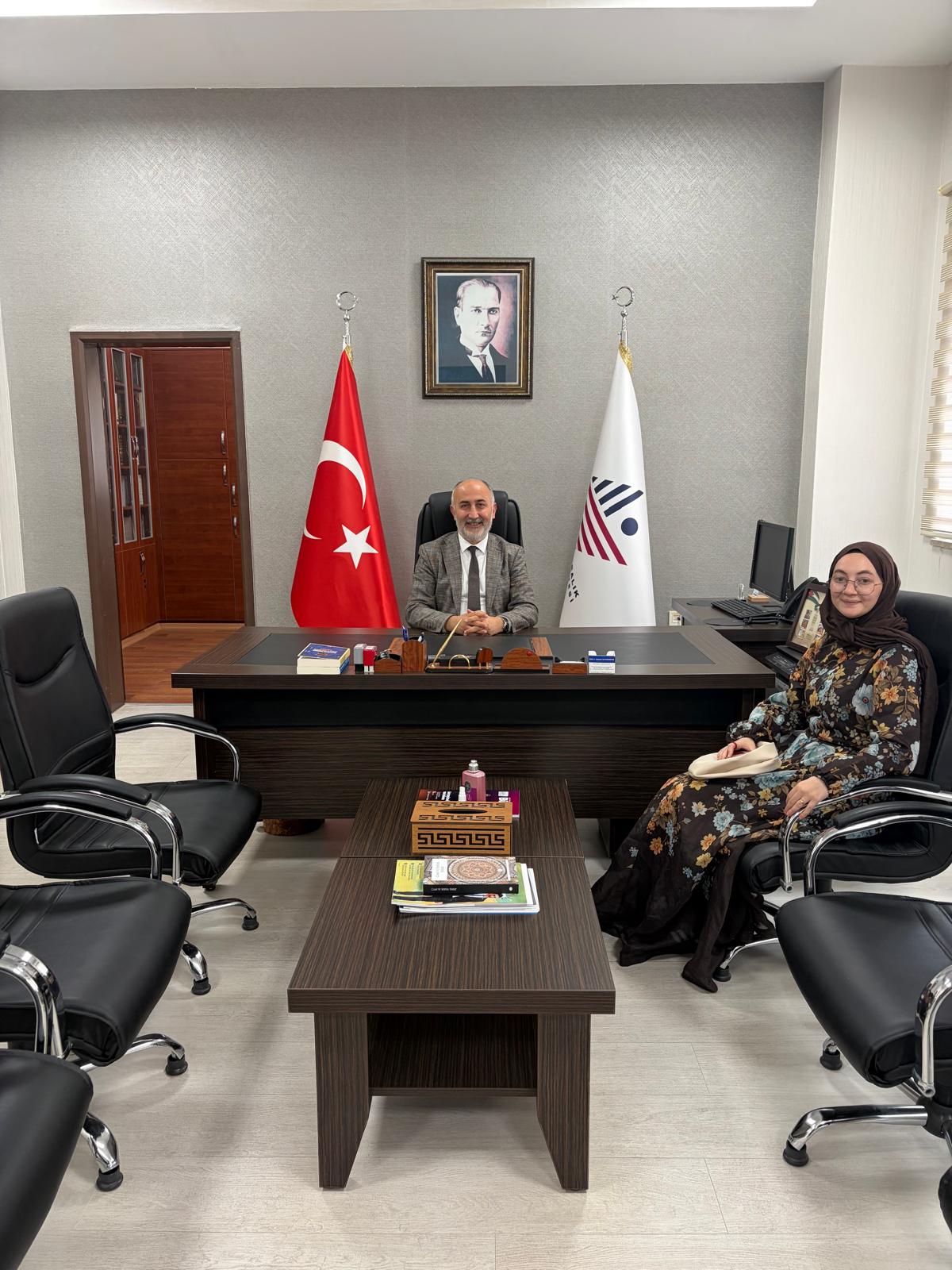 Mezunumuz Sevgi Nur Sarı’dan Dekanımıza Ziyaret